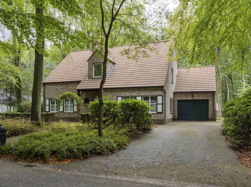 Huis te koop in Hortensiadreef 10,
                    2920 Kalmthout
