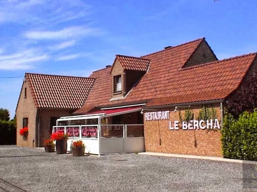 Bedrijfsvastgoed te koop in ROUTE DE MONS 763,
                    7130 Bray
