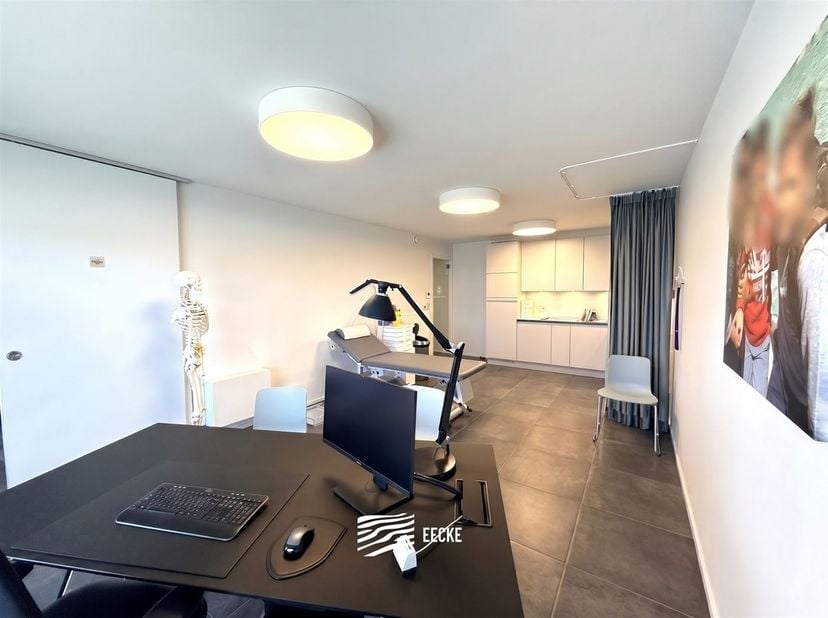Villa Crombez 0007 - Handelsruimte gelegen langs de invalsweg tussen Nieuwpoort-stad en Nieuwpoort-bad - Voorzien van private inkom, Wachtzaal - Inkom