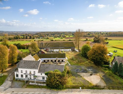                                         Bâtiment commercial à vendre à Oudenaarde, € 600.000
