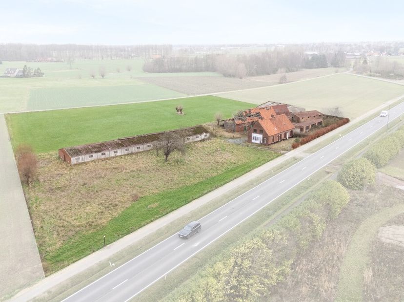 [[ ER WERD EEN OPTIE GENOMEN OP DIT PAND. ]] Hoeve met mooie verzichten op 16 205 m².Deze landelijke hoeve is gelegen op een uitzonderlijk perceel van