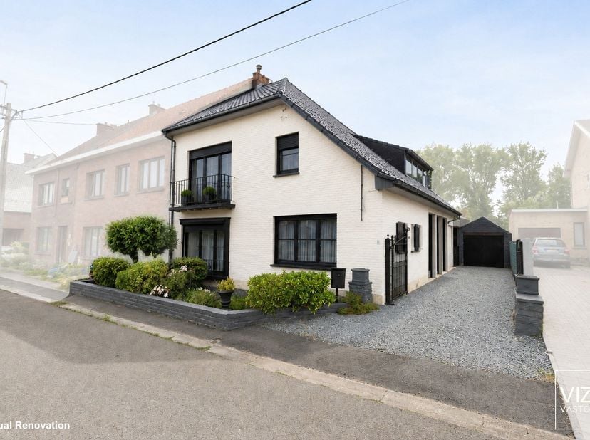 Deze te renoveren halfopen woning ligt in het landelijke Denderwindeke, op een perceel van 902 m². Je geniet hier van een rustige en groene omgeving,
