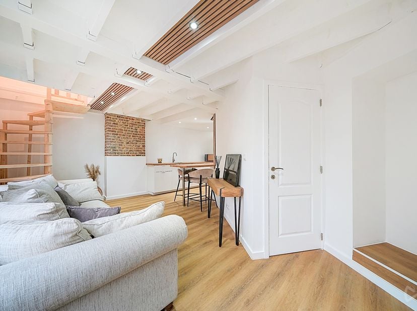 Présentation complète avec plans et vidéo dynamique : https://weinvest.be/fr-BE/property/for-sale/tamines/apartment/139569<br />
Superbe appartement d