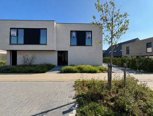                                         Maison jumelée à louer à Roeselare, € 1.175
