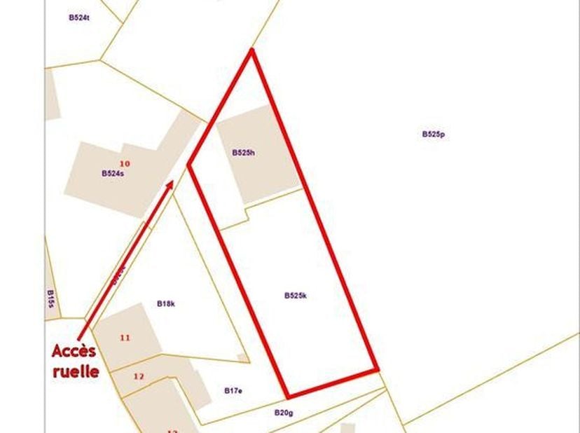 Ancienne grange de +/- 140 m² à restaurer voire à abattre sur et avec un terrain de 8 ares 50 centiares.<br />
Le tout est situé en zone d'habitat à c