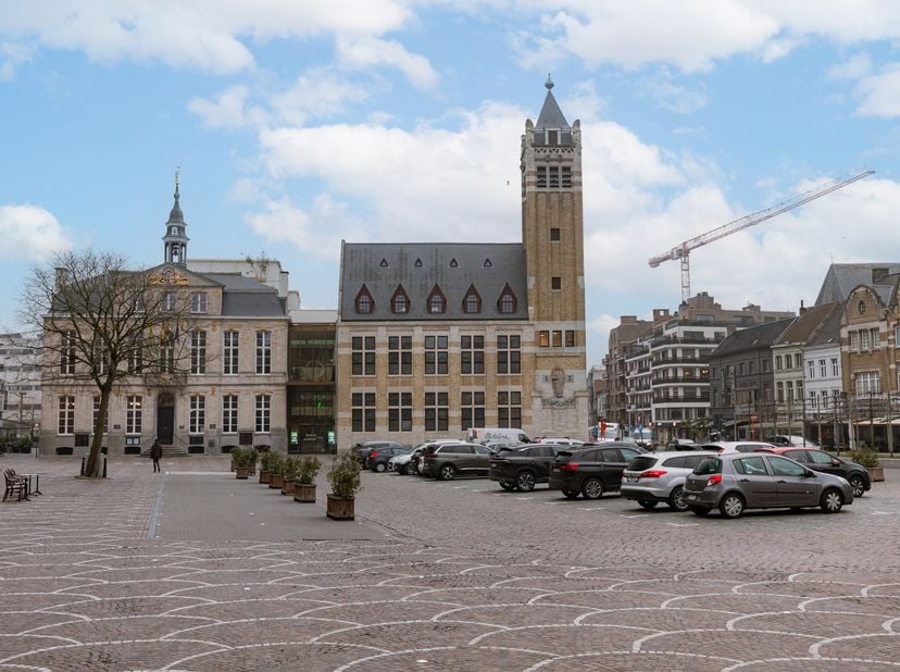 Voor meer info contacteer Eva via 0475 69 38 22 of via eva@vicusvastgoed.be<br />
EPC: C <br />
Verhuurd aan 640,-/mnd<br />
In het centrum van Roesel