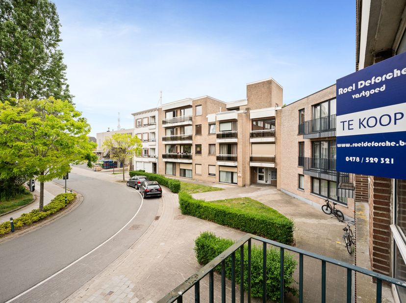 Huis te koop in emmanuel de neckerestraat 34 bus A,
                    8000 Brugge