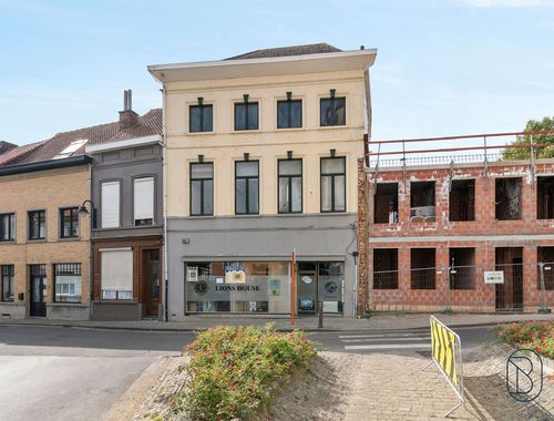                                         Maison bourgeoise à vendre à Renaix, € 225.000
