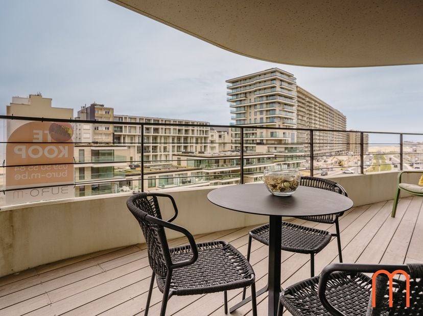 Exclusief wonen aan zee in Oostende<br />
Ontdek dit prachtig appartement op de 4de verdieping van de prestigieuze Residentie The Waves – Sand in Oost