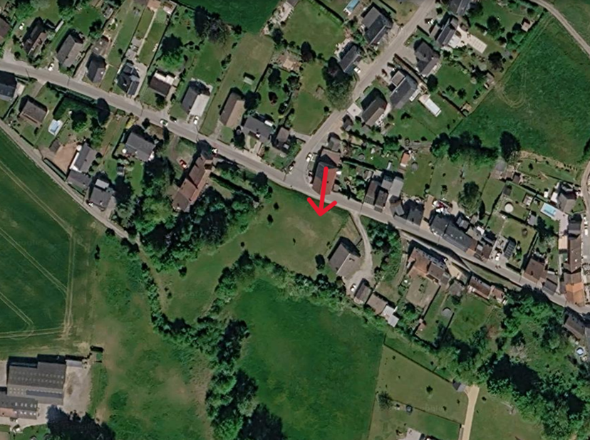 À la recherche d'un terrain offrant à la fois vue dégagée, calme et belle situation ? Découvrez cette agréable parcelle de plus de 9 ares, idéalement