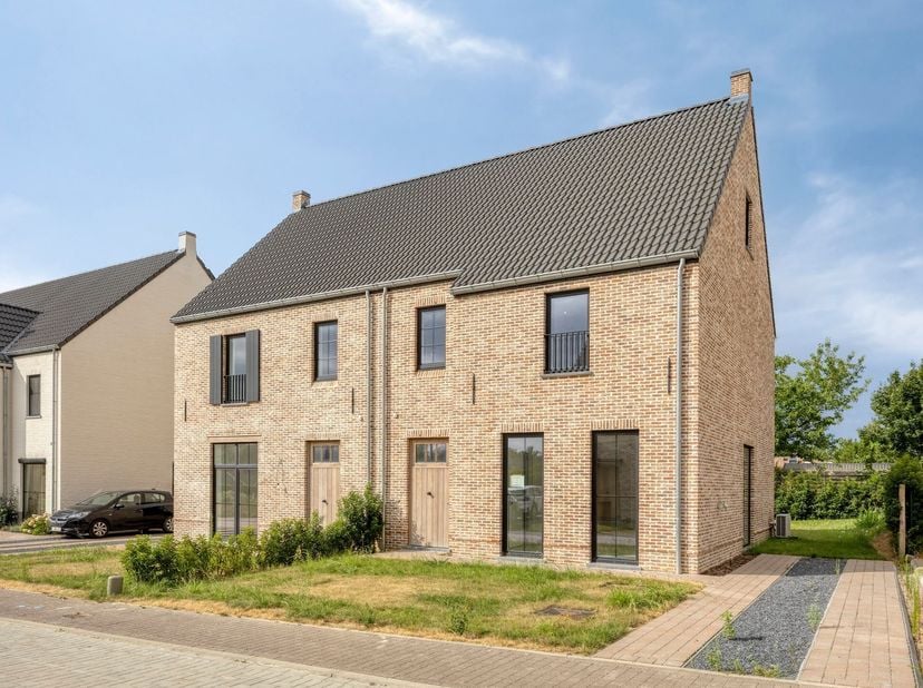 LAATST BESCHIKBARE WONING - LOT 3 (de andere 10 woningen zijn reeds verkocht). Kwalitatieve nieuwbouw-woning met een bewoonbare oppervlakte van +/- 19