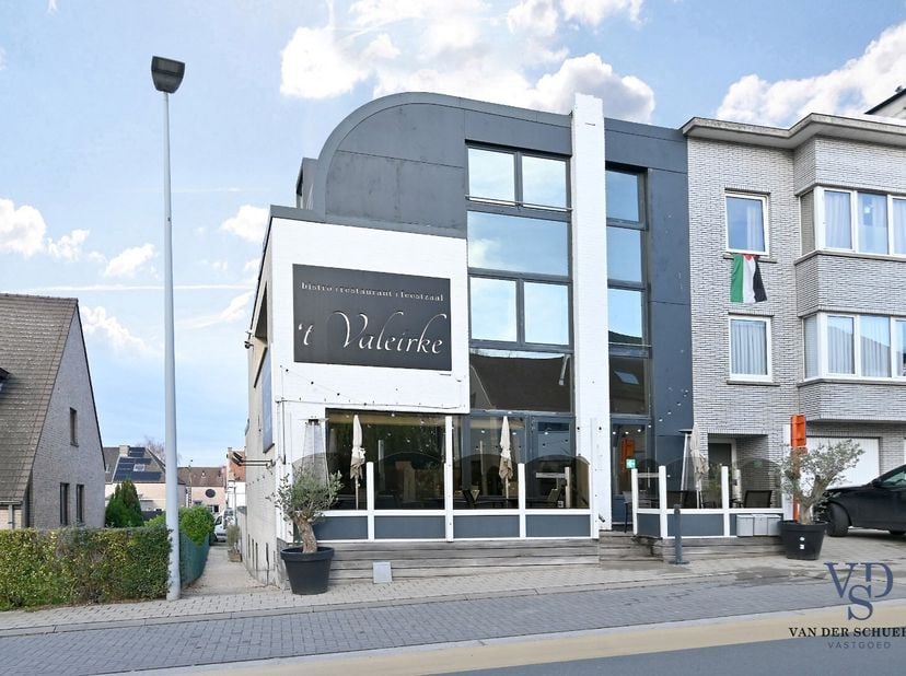 Bien professionnel à vendre
                    à 9890 Gavere