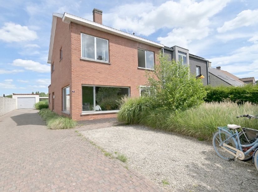 Huis te koop in Langevelde 9,
                    9240 Zele
