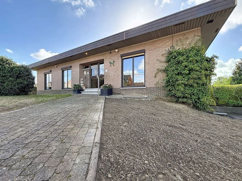 Huis te koop in Zandstraat 3,
                    3471 Hoeleden