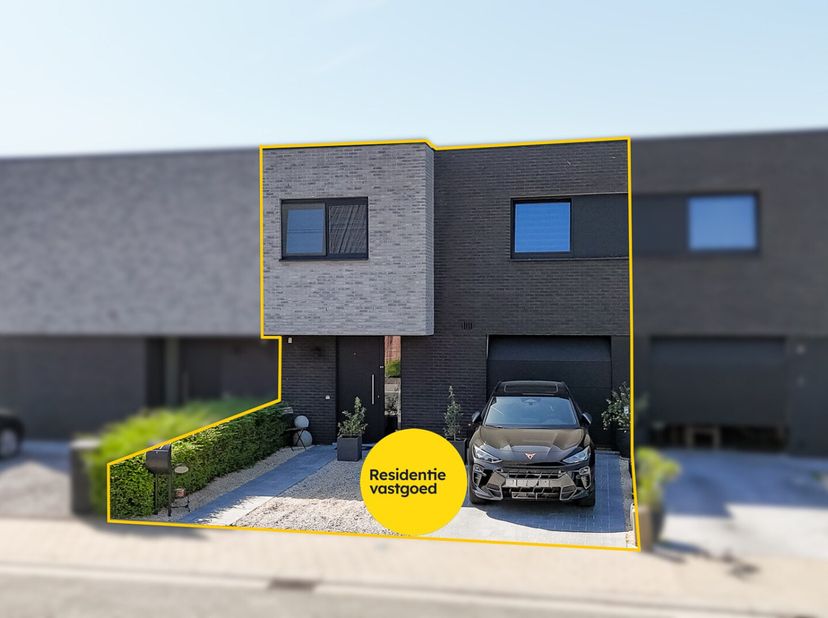 Welkom in de Groene-Herdersgoed 27 in Roeselare, een fantastische, energiezuinige woning gelegen in een rustige, residentiële wijk. Dankzij de gunstig