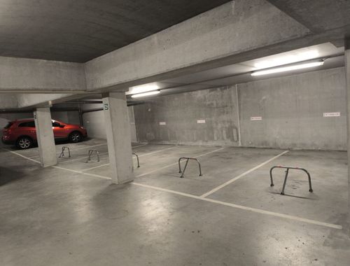                                         Garage te huur in Sint-Agatha-Berchem, € 75
