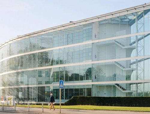                                         Bureaux à louer à Ixelles, € 12.503
