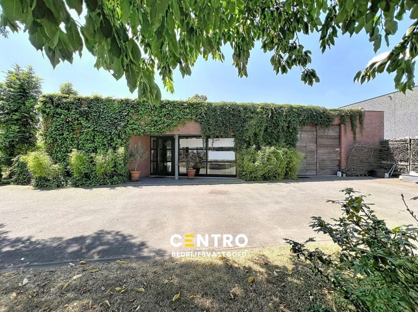 Bien professionnel à vendre
                    à 8840 Oostnieuwkerke