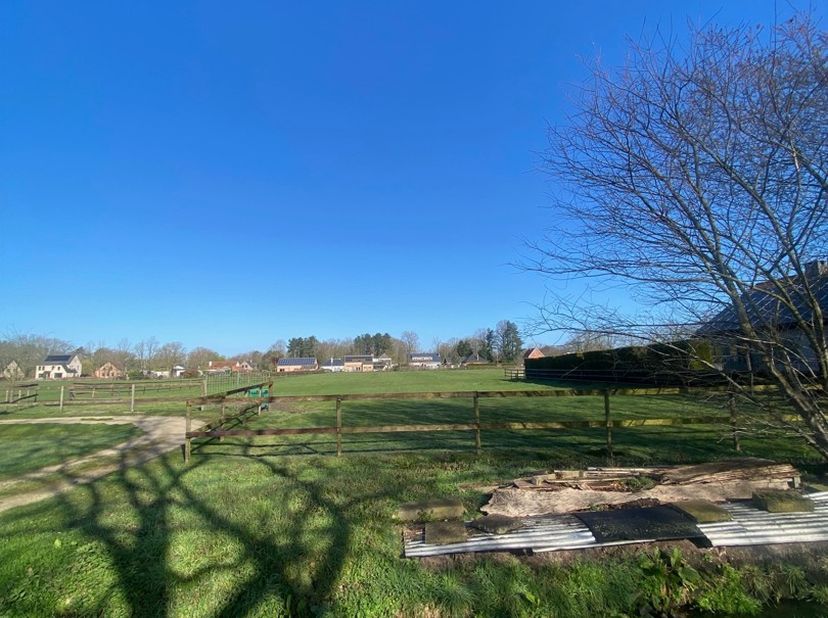 In één van de rustigste straten van Godsheide, vindt u dit prachtige bouwperceel.<br />
Geen sluikverkeer, omringd door landbouwgronden, nooit buren o