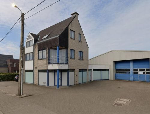                                         Espace de bureaux à louer à Hamme, € 900
