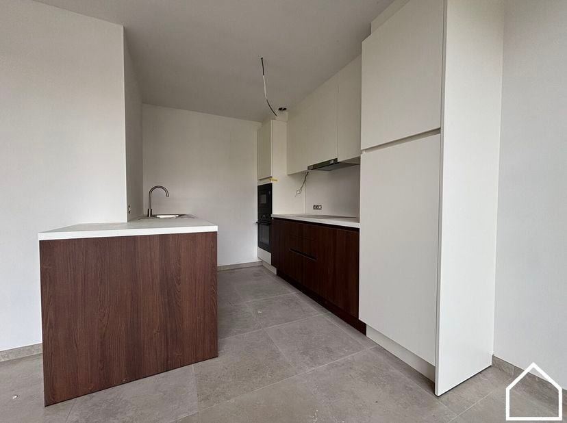 Duplex loft 0202 is gelegen op de tweede en derde verdieping van Residentie Melrose Place en heeft een totale oppervlakte van 114,28 m² met daarbij ee