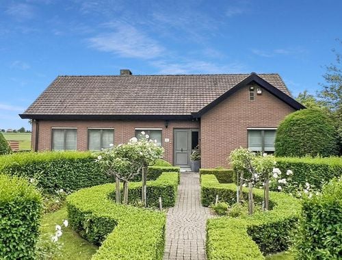                                         Maison à vendre à Saint-Sauveur, € 385.000
