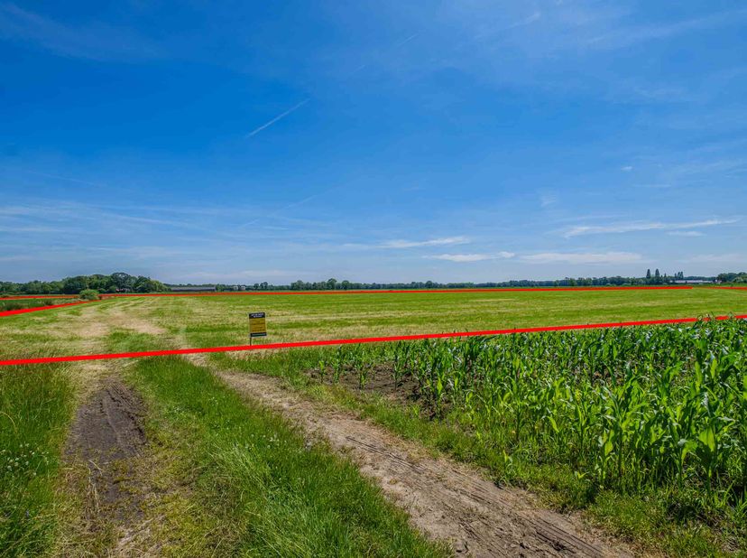 PERCEEL LANDBOUWGROND -<br />
<br />
Ter streke "GALGEVOORT".<br />
Oppervlakte: 6 ha 03 a 22 ca.<br />
Bijzonderheden: Agrarisch gebied.<br />
Bestuu