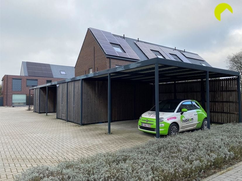 Goed gelegen carport in de nieuwbouwwijk Zuiderdal te Boechout. <br />
Bent u op zoek naar een overdekte staanplaats voor uw auto of caravan? Dan is