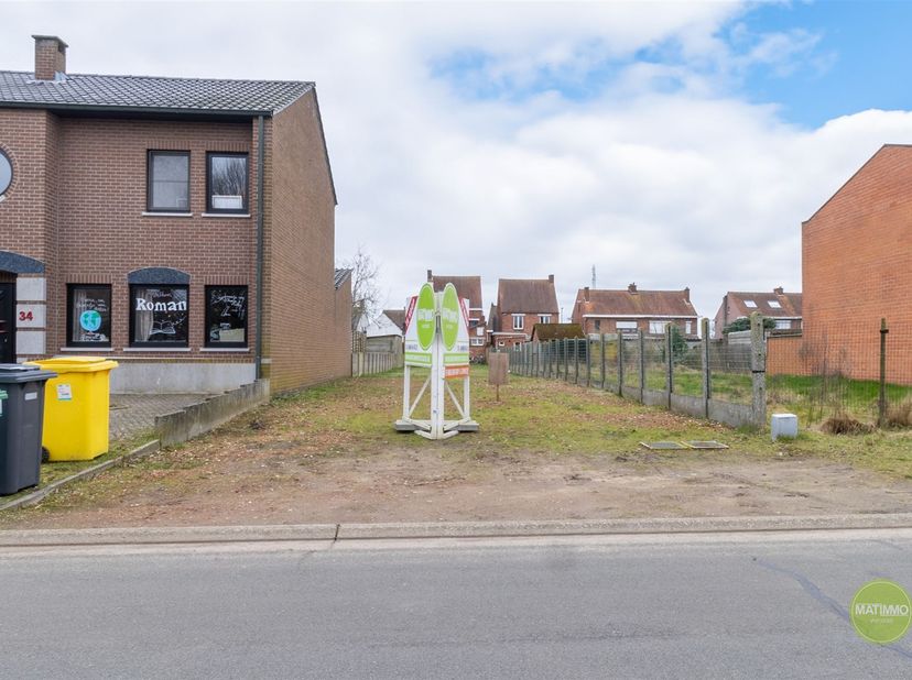 *** IN OPTIE ***<br />
<br />
Ontdek deze prachtige bouwgrond gelegen in Mol, met een totale oppervlakte van 340 m². Dit perceel biedt een ideale ka