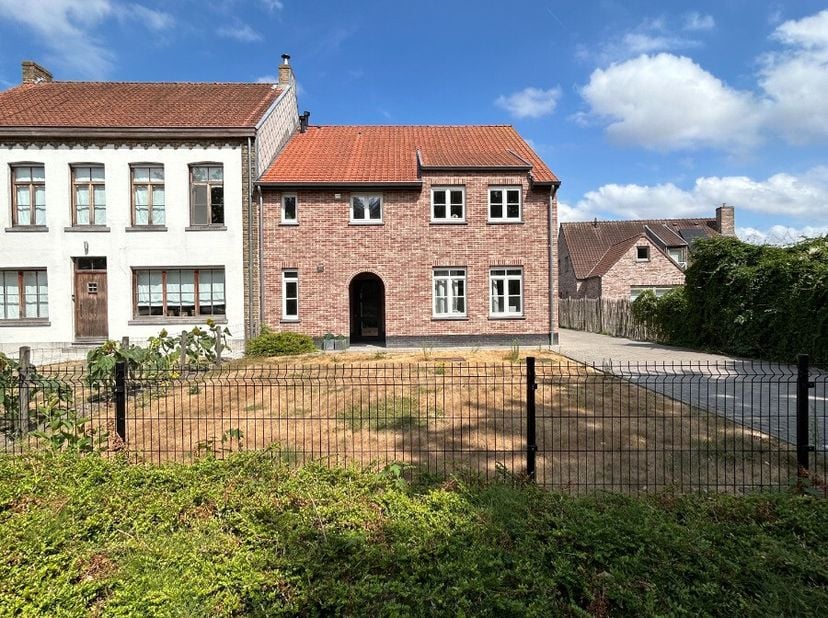 Nieuw en energiezuinig duplexappartement in centrum Moerkerke met dubbele garage en tuin vlakbij meerder winkels, bakker, slager, kaaswinkel, openbaar