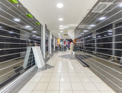                                         Commerce à louer à Charleroi, € 650
