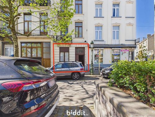                                         Gelijkvloers app. te koop in Sint-Jans-Molenbeek, € 75.000
