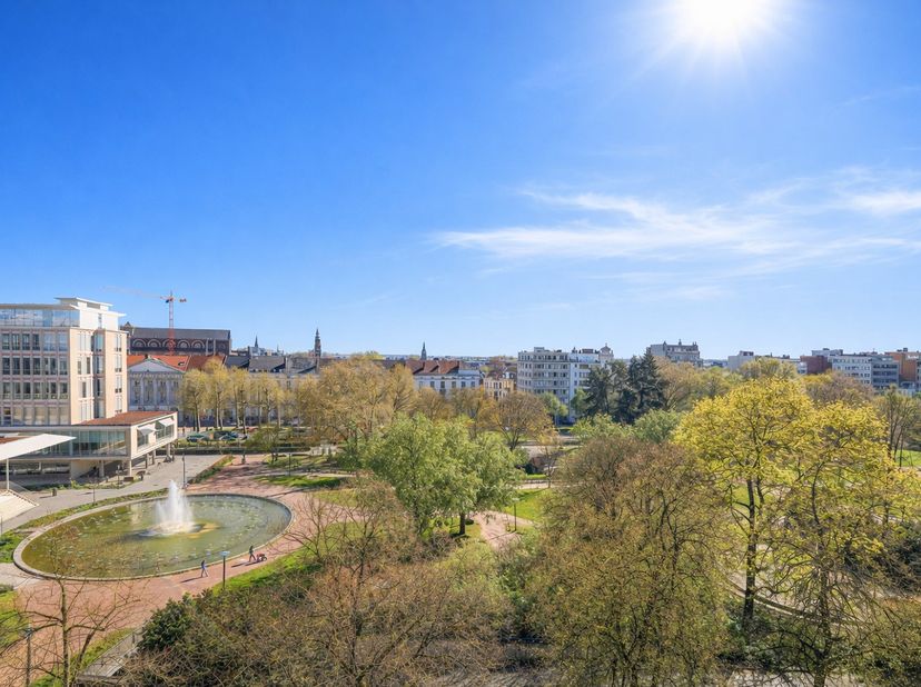 De luxueuze residentie Embassy &amp;amp; Windsor is gelegen aan het begin van het Zuidpark op enkele stappen van de binnenstad. Dit grote klassevolle appa
