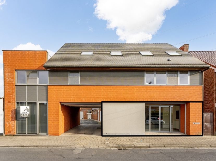Bien professionnel à louer
                    à 8800 Roeselare