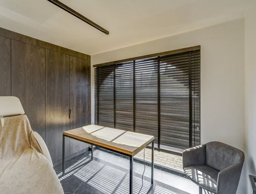                                         Bien commercial à louer à Mol, € 350
