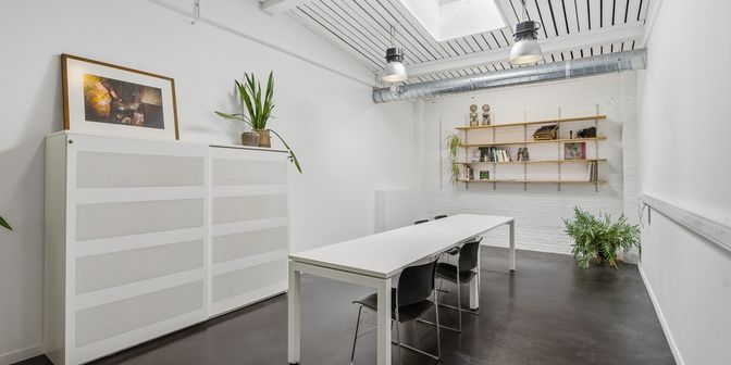 Bedrijfsvastgoed te huur in Frederik Burvenichstraat 171, 9050 Gentbrugge