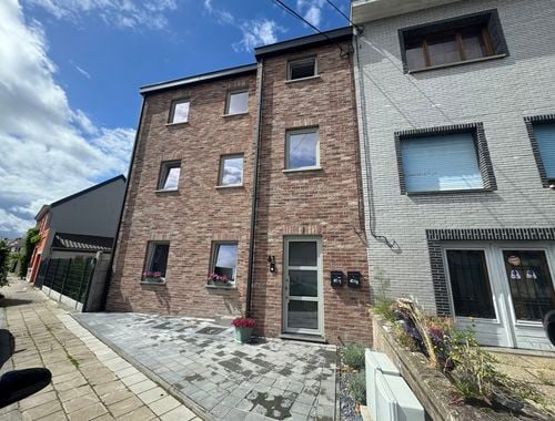                                         Duplex à louer à Ghlin, € 1.100
