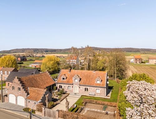                                         Maison à vendre à Amougies, € 650.000
