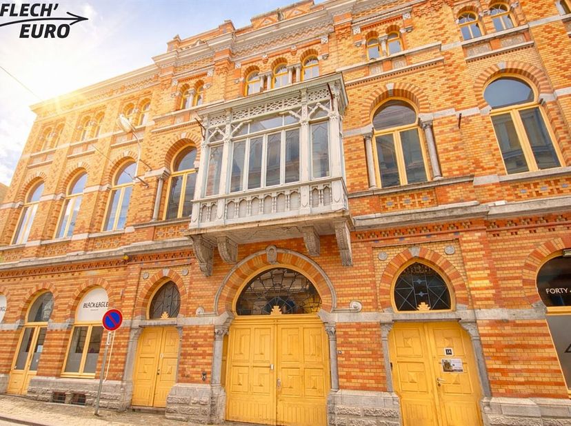VERVIERS, situé dans le bâtiment historique du Manège, cet appartement localisé au 4ème étage est idéal pour un investissement ou pour un premier pas