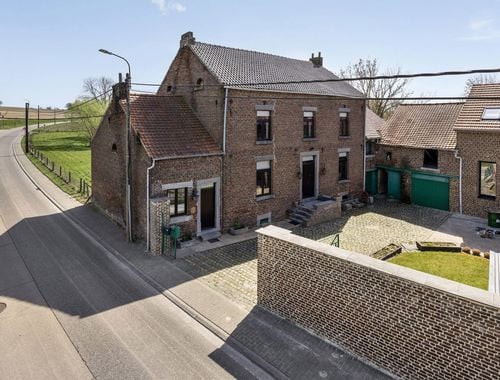                                         Boerderij te koop in Waasmont, € 349.000
