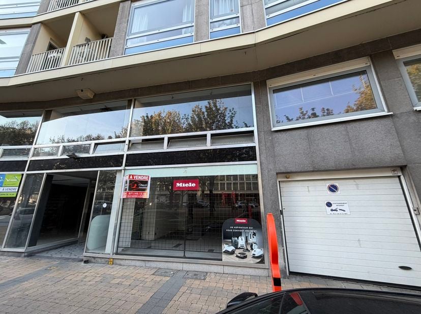 Bedrijfsvastgoed te koop
                    in 6000 Charleroi