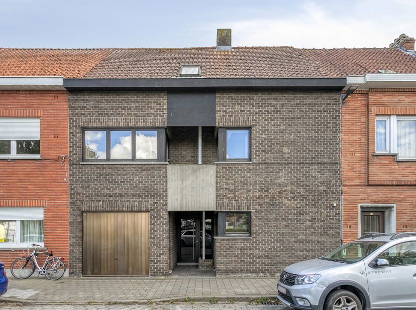 Huis te koop in Frederik Burvenichstraat 232,
                    9050 Gentbrugge