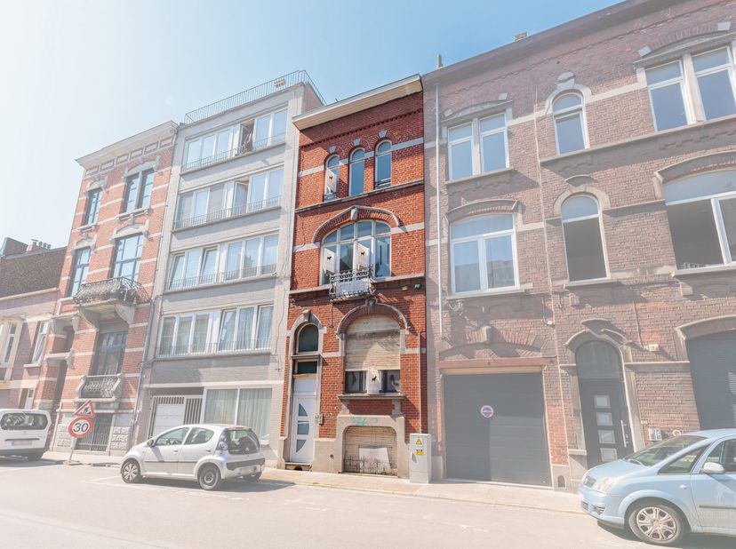 Appartement te koop in ,
                    6000 Charleroi
