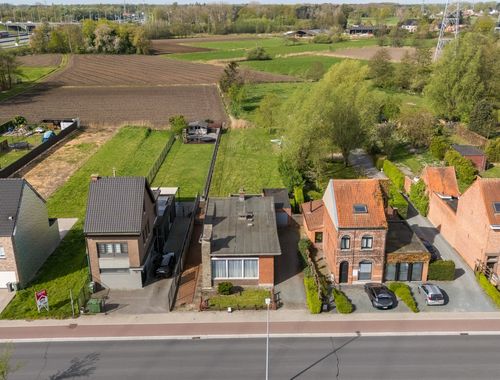                                         Bungalow à vendre à Sint-Niklaas, € 325.000
