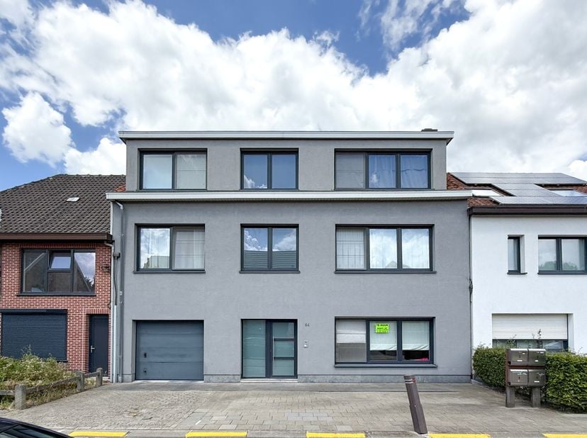 Appartement à louer
                    à 9120 Melsele