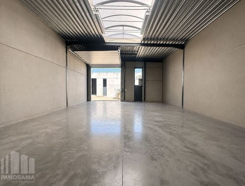                                         Bedrijfsgebouw te koop in Berlare, € 261.000
