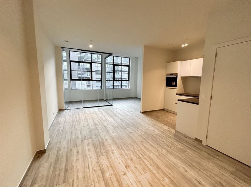 Instapklare studio met loftgevoel in Residentie Albert te huur!<br />
Ligging: Gelegen in het bruisende Oud-Berchem, dé hotspot van Antwerpen, met hip