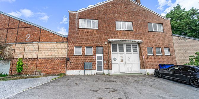 Bedrijfsvastgoed te koop in 6110 Montignies-le-Tilleul