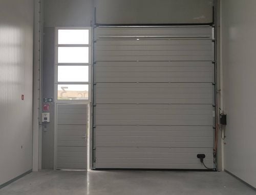                                         Entrepôt sans bureau à louer à Poperinge, € 550
