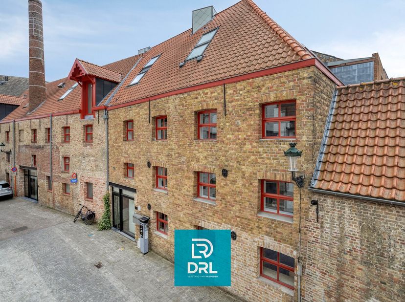 Uitzonderlijke loft van 232 m² op historische brouwerijsite in hartje Brugge<br />
Op een verborgen en bijzonder karaktervolle locatie in het historis